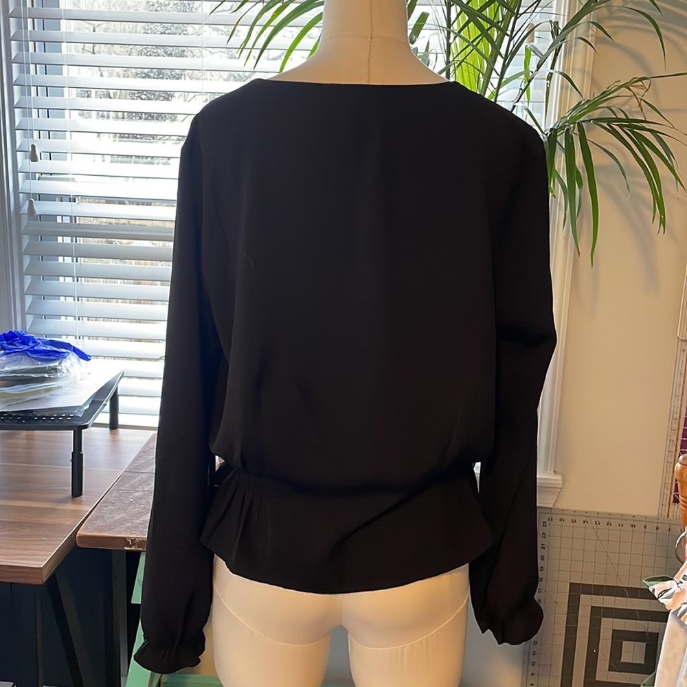 Button up blouse - Picture 2 of 4